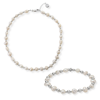 Freshwater Pearl Necklace & Bracelet Set