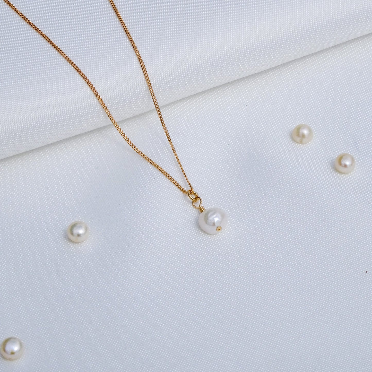 Gold Single Freshwater Pearl Necklace