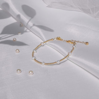 Dainty Beaded Bracelet with Freshwater Pearls