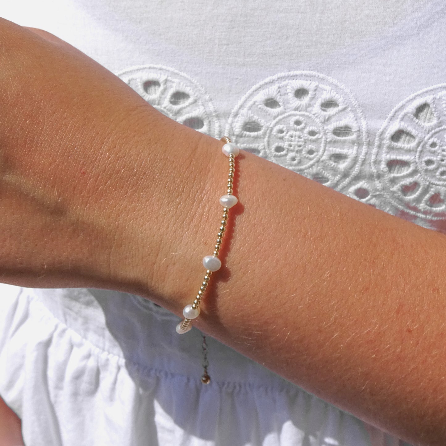 Dainty Beaded Bracelet with Freshwater Pearls