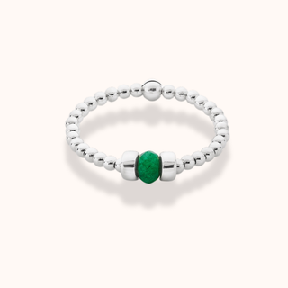 Dainty Emerald Green Agate Ring - Tomm Jewellery 