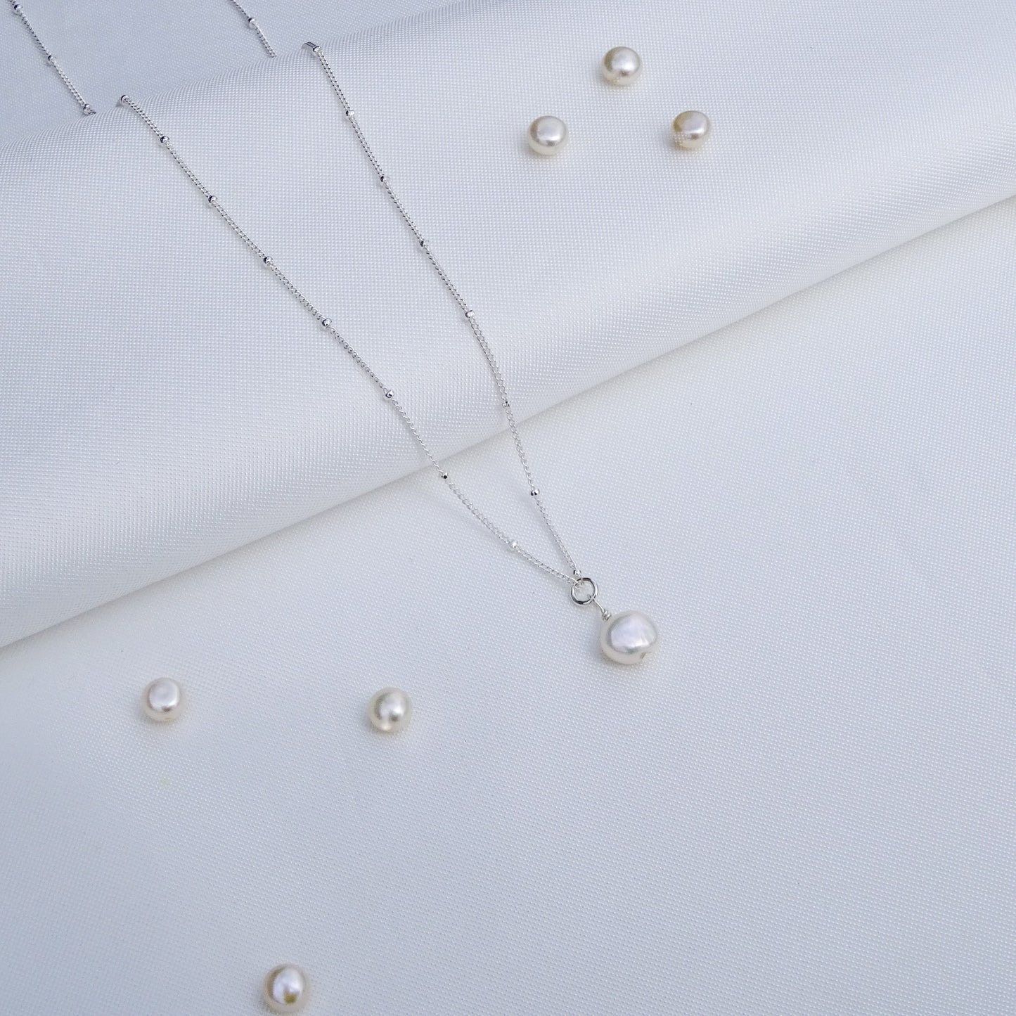 Load image into Gallery viewer, Silver Single Freshwater Pearl Necklace
