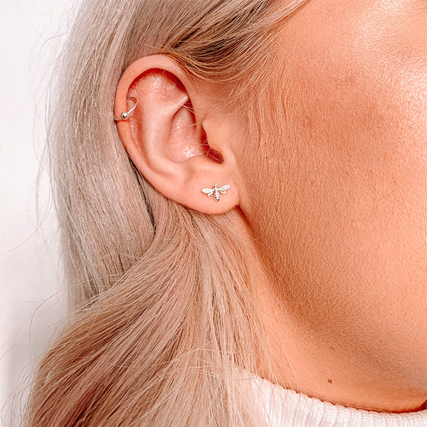 bumble-bee-stud-earrings-model